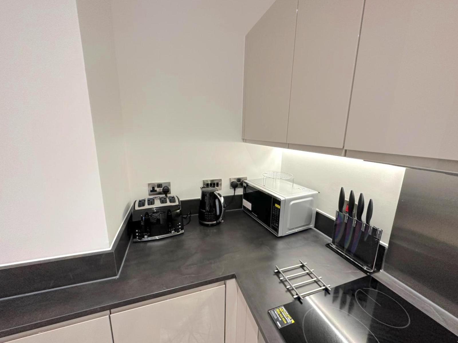 Brand New 2 Bedroom Apartment Centre Of Solihull Extérieur photo